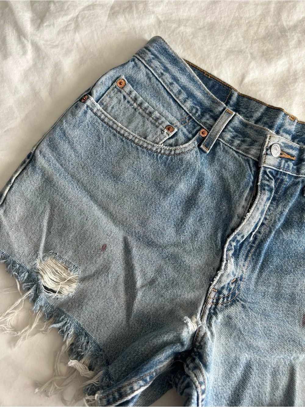 Levi's 550s Light Wash Distressed Denim Cutoff Shorts - Picture 5 of 15